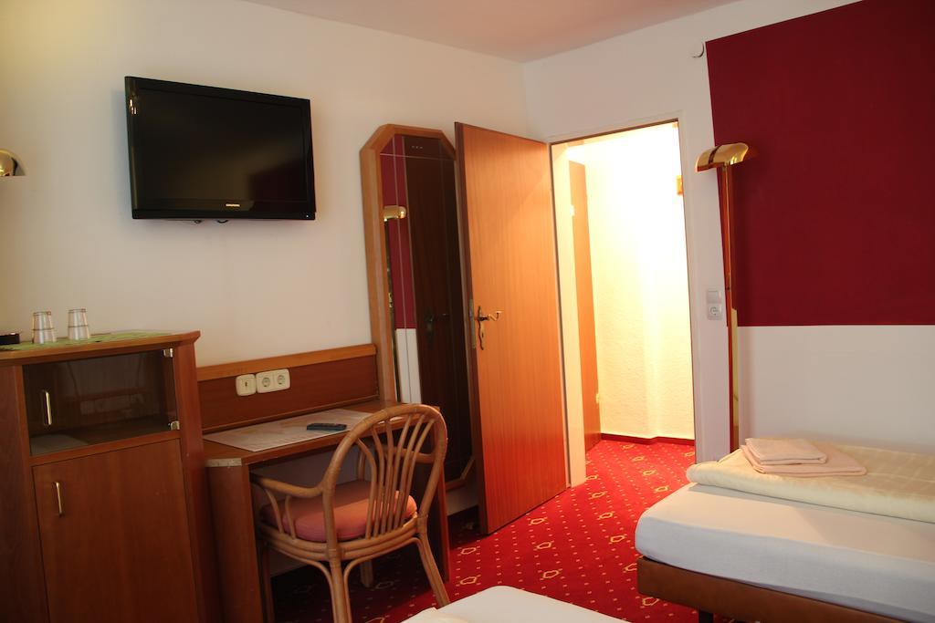 Wali'S Hotel Bielefeld Exterior foto