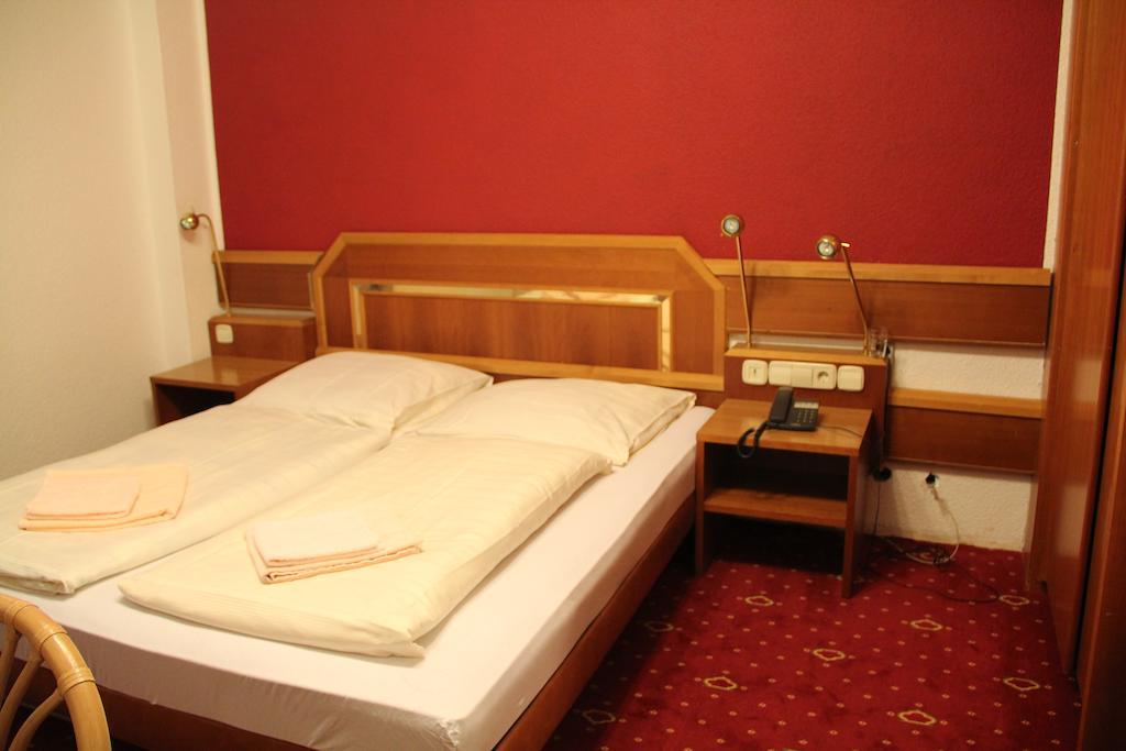 Wali'S Hotel Bielefeld Quarto foto